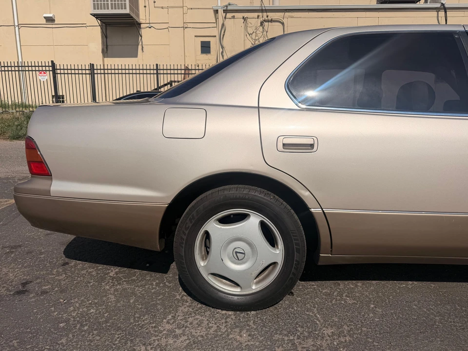 1997 Lexus LS 2nd Gen - Image 22 of 31