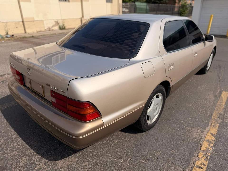 1997 Lexus LS 2nd Gen - Image 12 of 31