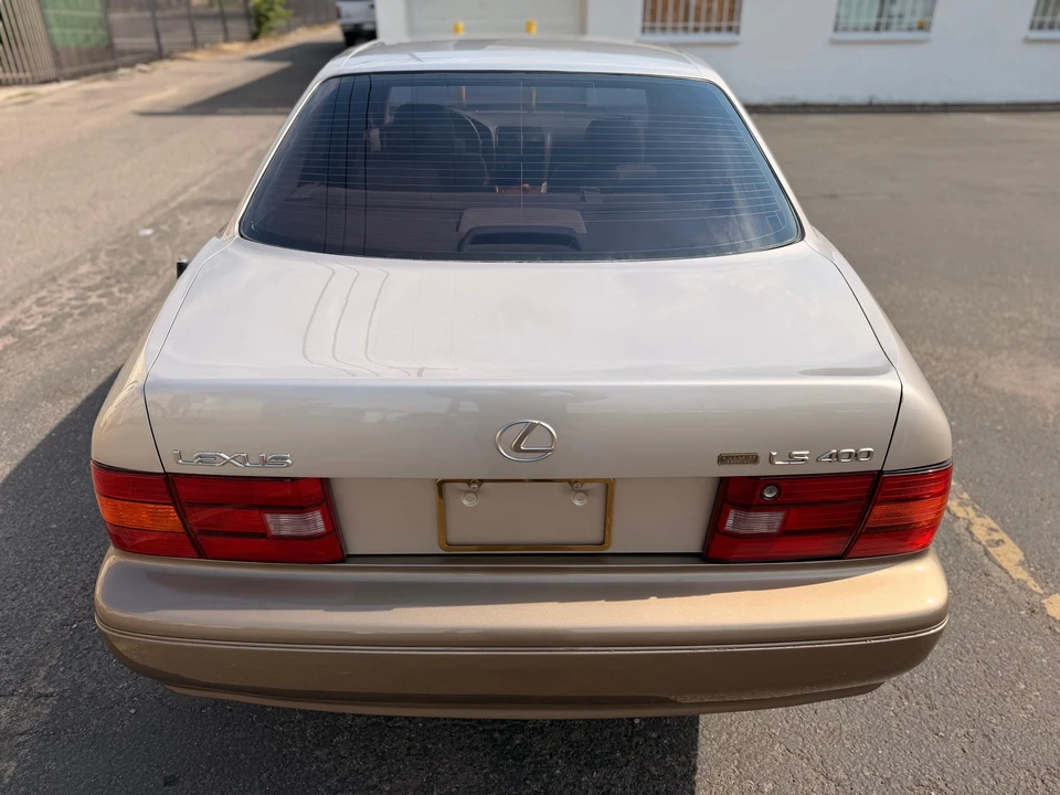 1997 Lexus LS 2nd Gen - Image 10 of 31