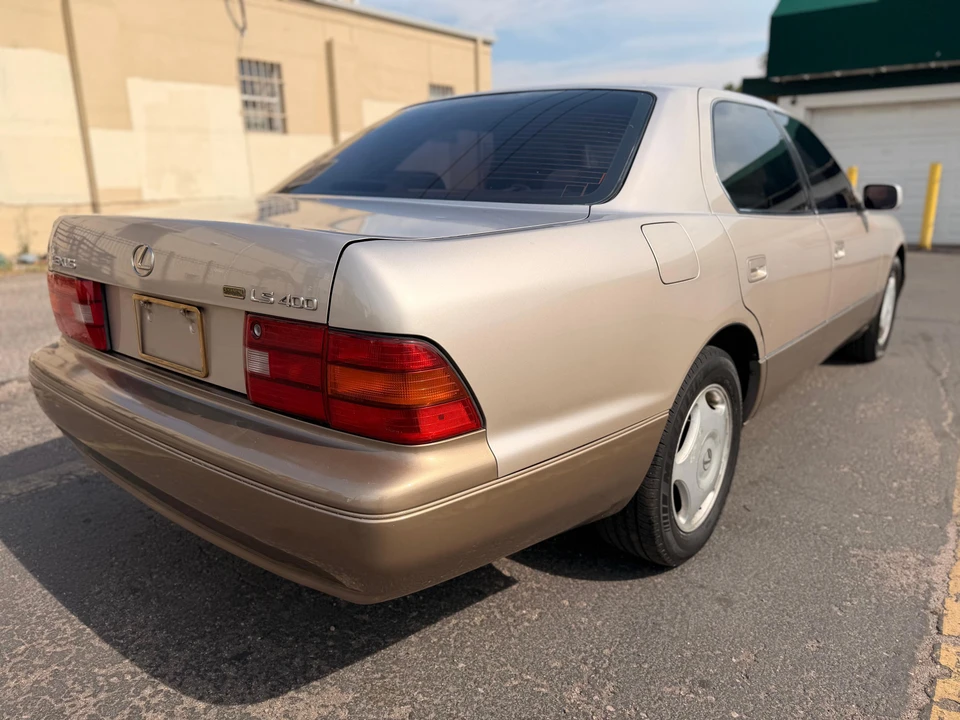 1997 Lexus LS 2nd Gen - Image 11 of 31