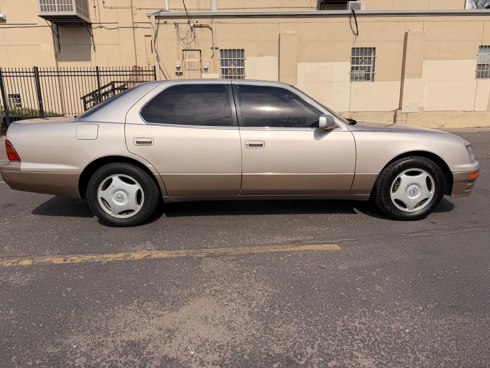 1997 Lexus LS 2nd Gen - Image 14 of 31