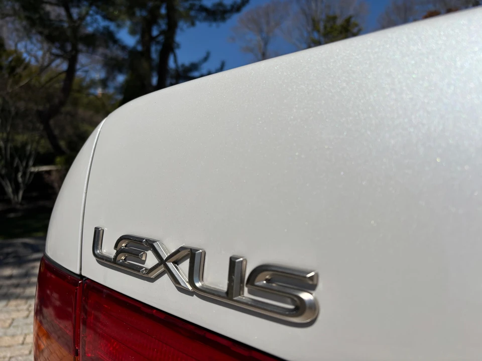 1997 Lexus LS 2nd Gen - Image 28 of 31