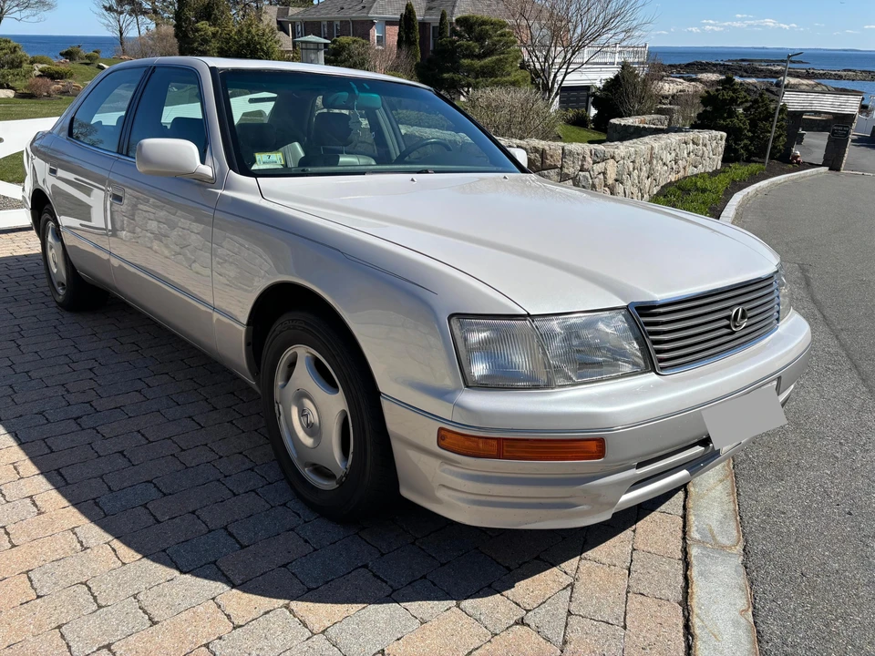 1997 Lexus LS 2nd Gen - Image 9 of 31