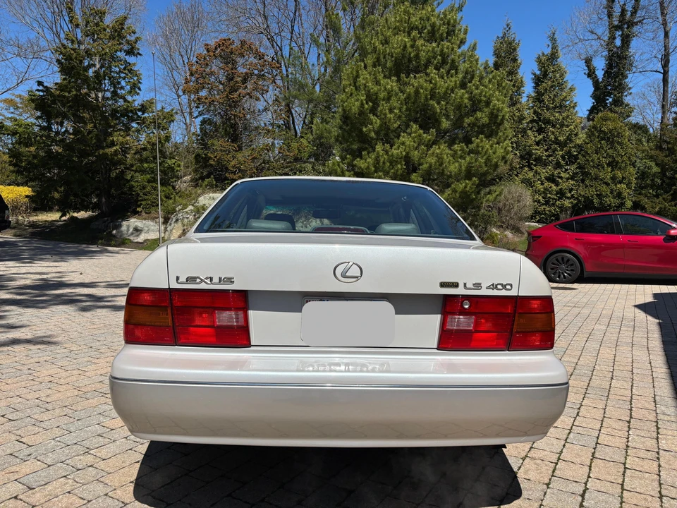 1997 Lexus LS 2nd Gen - Image 13 of 31