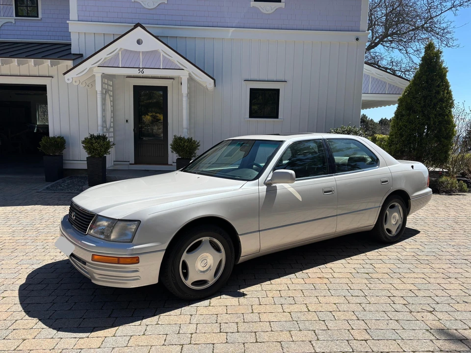 1997 Lexus LS 2nd Gen - Image 11 of 31