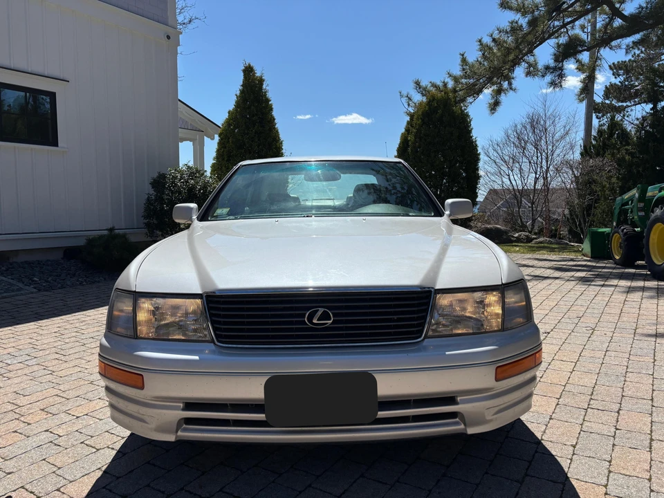 1997 Lexus LS 2nd Gen - Image 10 of 31