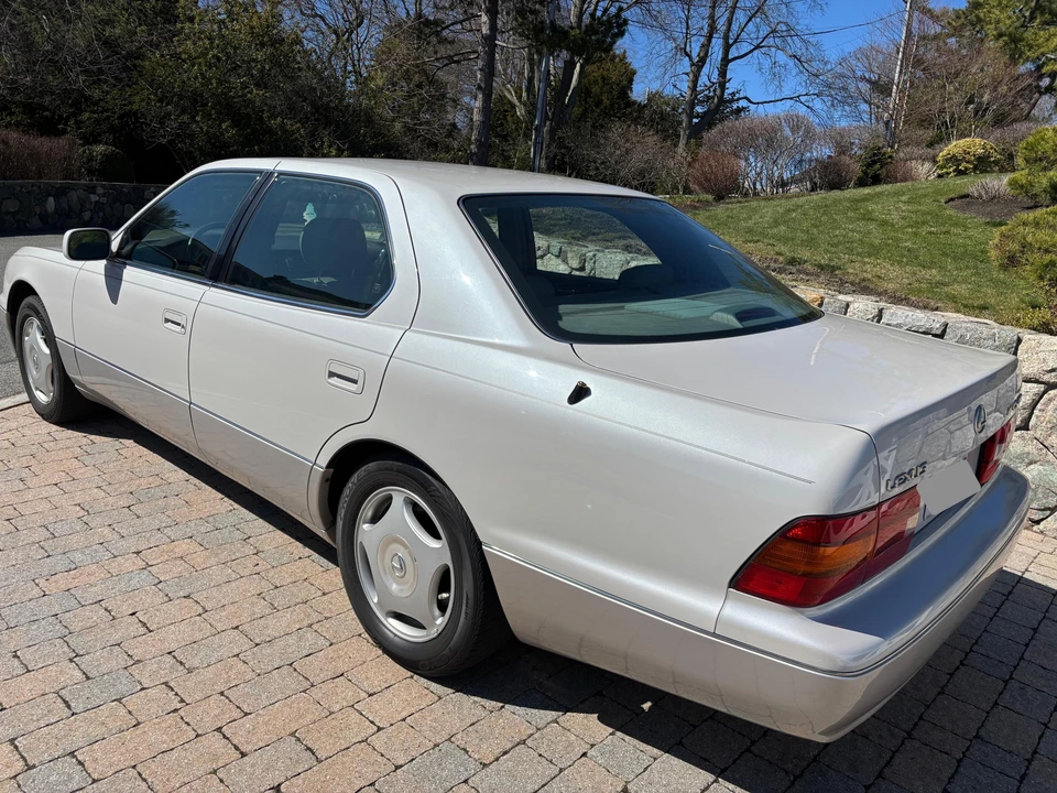 1997 Lexus LS 2nd Gen - Image 12 of 31