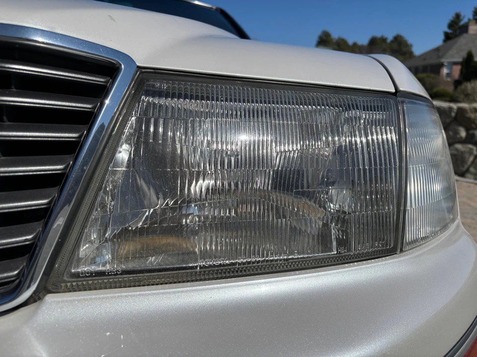 1997 Lexus LS 2nd Gen - Image 18 of 31