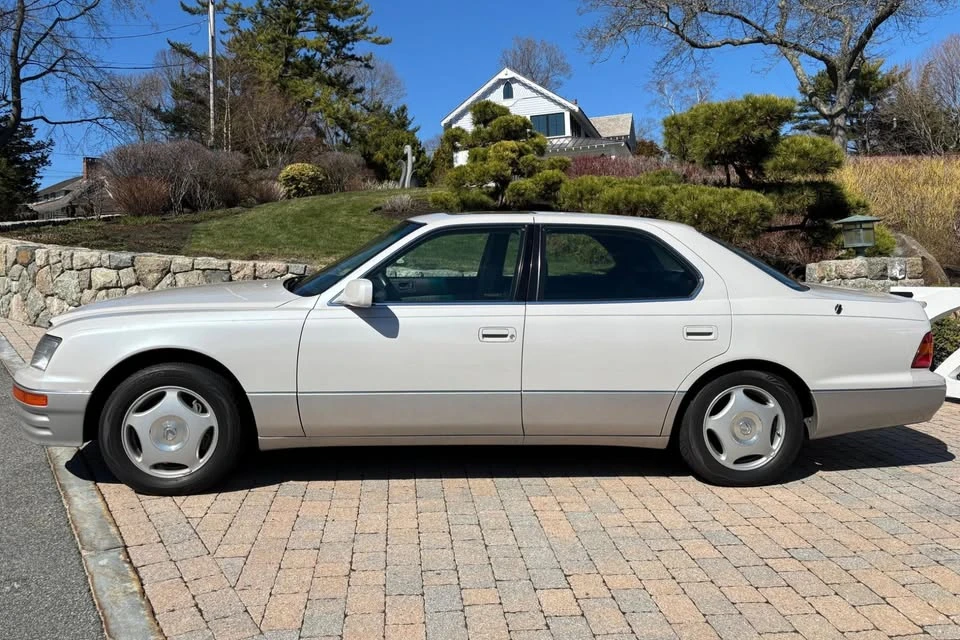 1997 Lexus LS 2nd Gen - Image 2 of 11