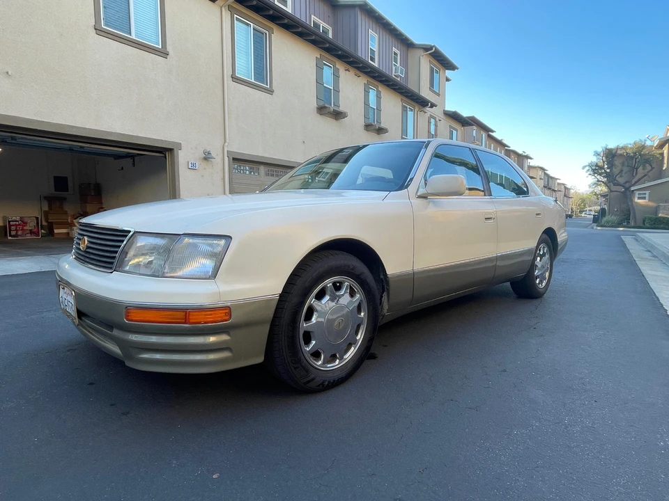 1997 Lexus LS 2nd Gen - Image 12 of 29