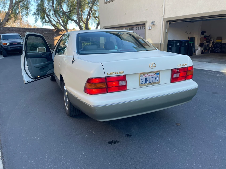 1997 Lexus LS 2nd Gen - Image 21 of 29