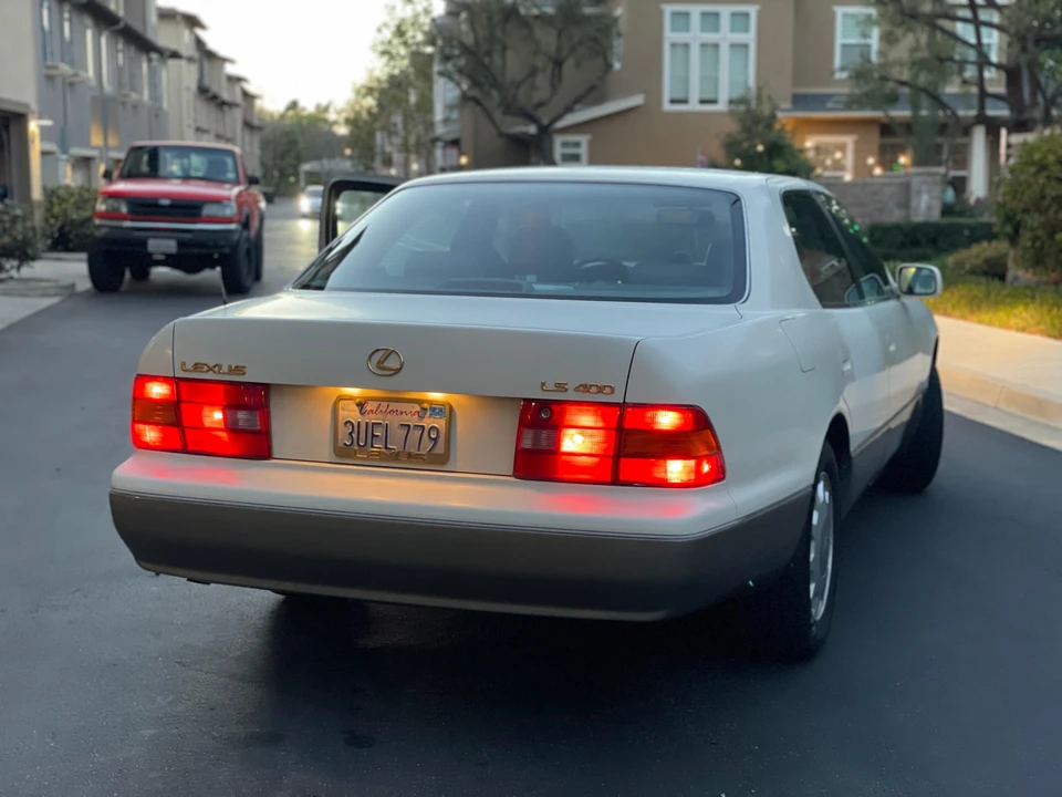 1997 Lexus LS 2nd Gen - Image 23 of 29
