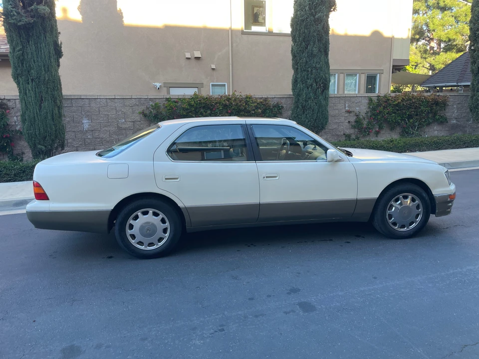 1997 Lexus LS 2nd Gen - Image 28 of 29