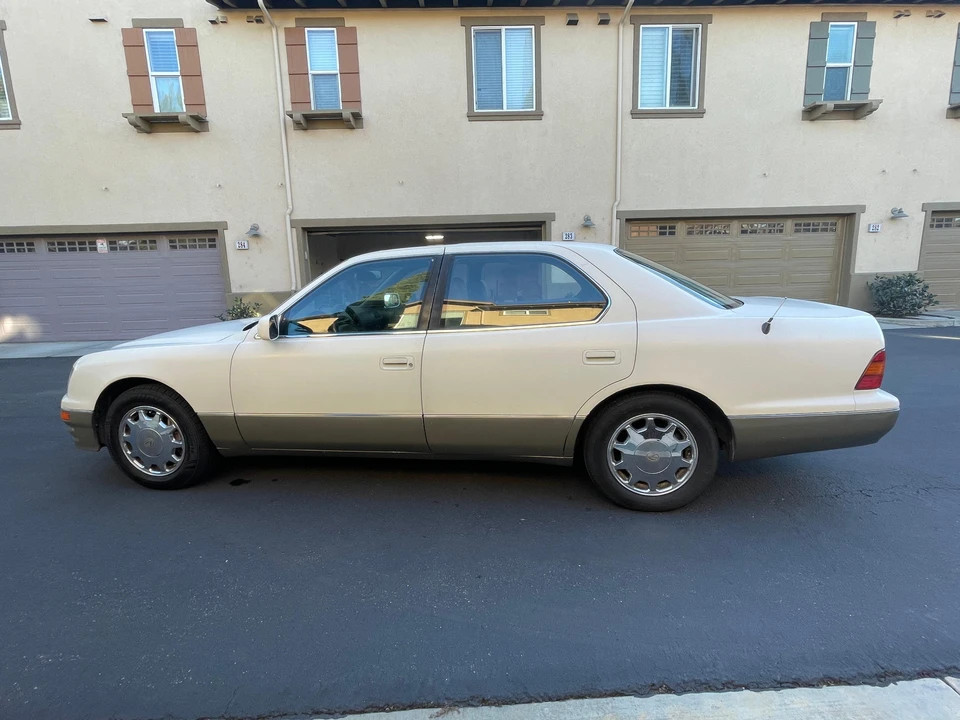 1997 Lexus LS 2nd Gen - Image 16 of 29