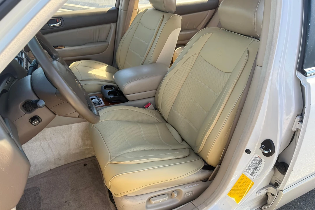 1997 Lexus LS 2nd Gen - Image 19 of 31