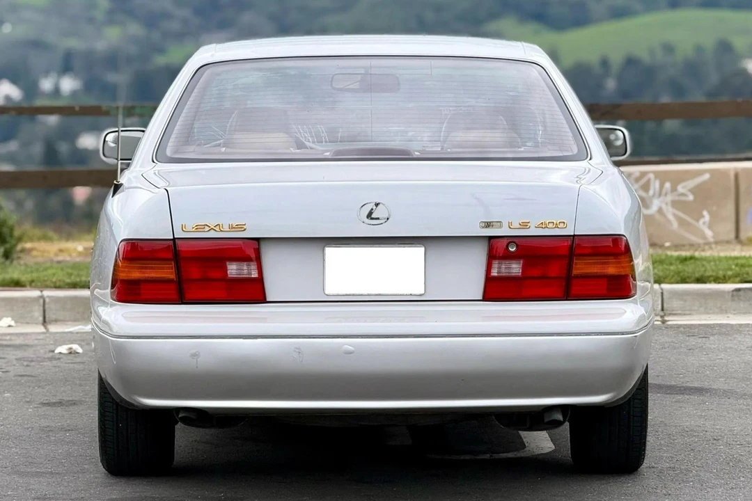 1997 Lexus LS 2nd Gen - Image 5 of 31