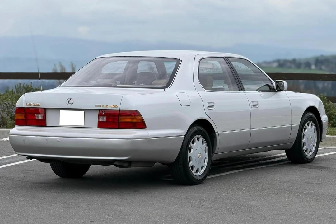 1997 Lexus LS 2nd Gen - Image 4 of 31