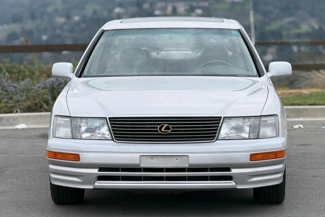 1997 Lexus LS 2nd Gen - Image 2 of 31