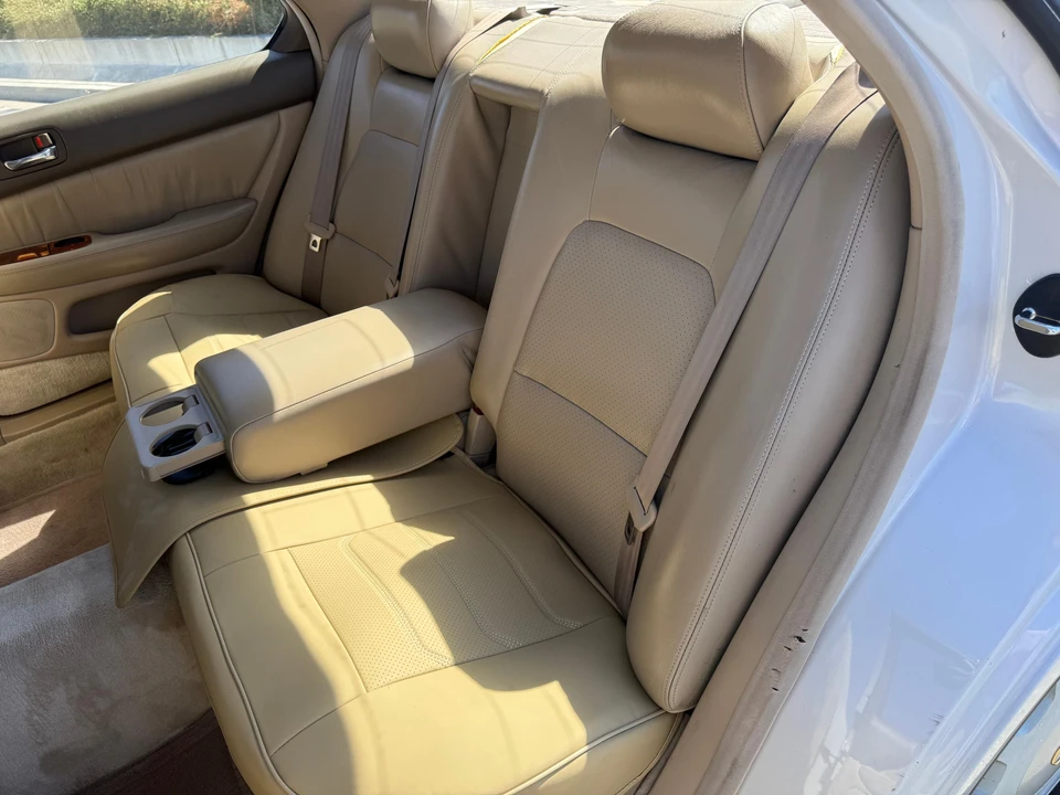 1997 Lexus LS 2nd Gen - Image 28 of 31
