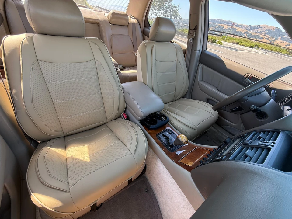 1997 Lexus LS 2nd Gen - Image 26 of 31