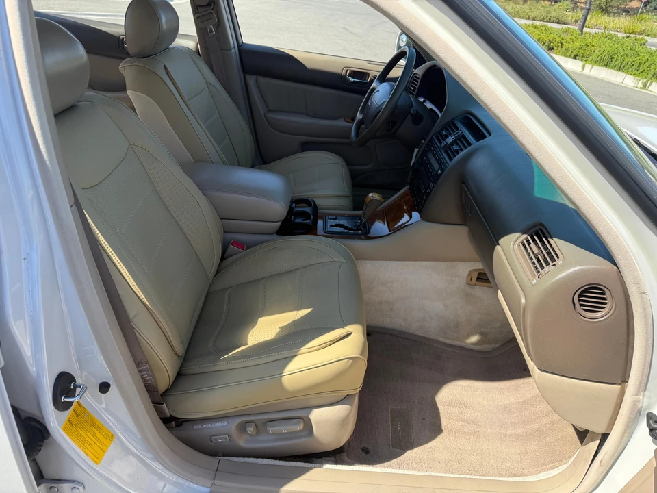 1997 Lexus LS 2nd Gen - Image 24 of 31