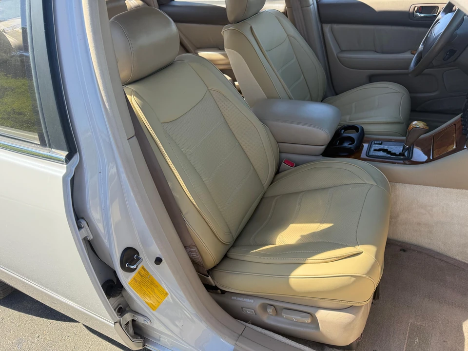 1997 Lexus LS 2nd Gen - Image 25 of 31
