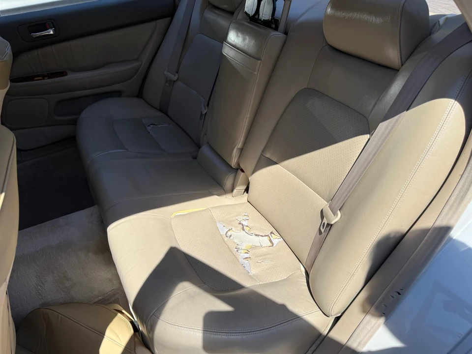 1997 Lexus LS 2nd Gen - Image 29 of 31