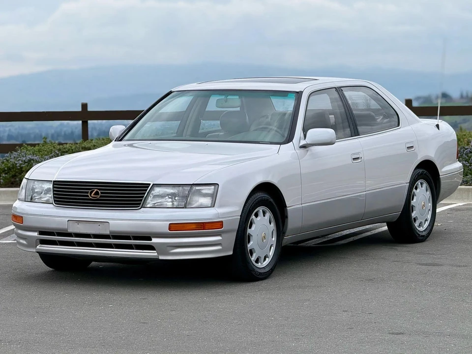1997 Lexus LS 2nd Gen - Image 6 of 31