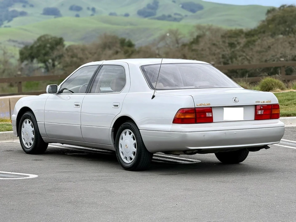 1997 Lexus LS 2nd Gen - Image 7 of 31