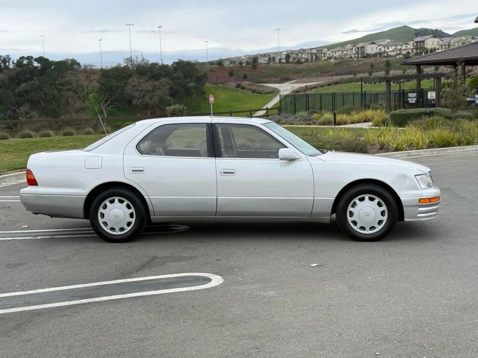 1997 Lexus LS 2nd Gen - Image 8 of 31