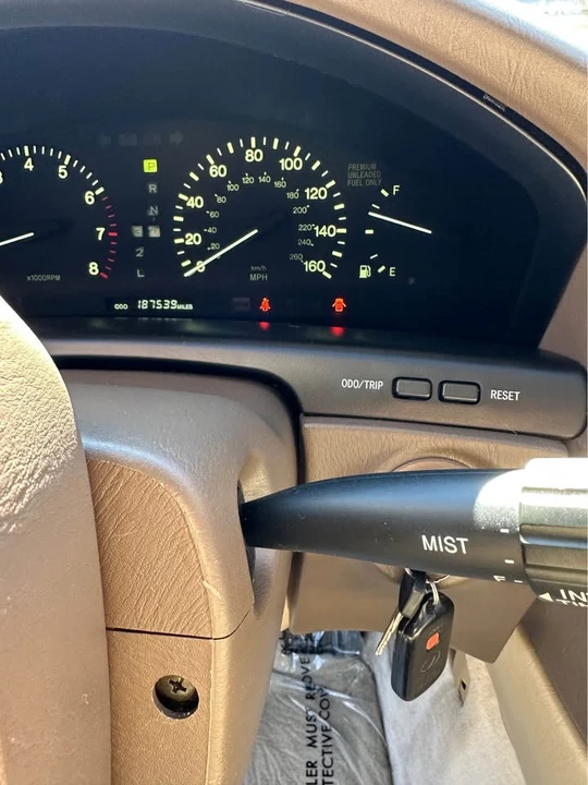 1997 Lexus LS 2nd Gen - Image 8 of 10
