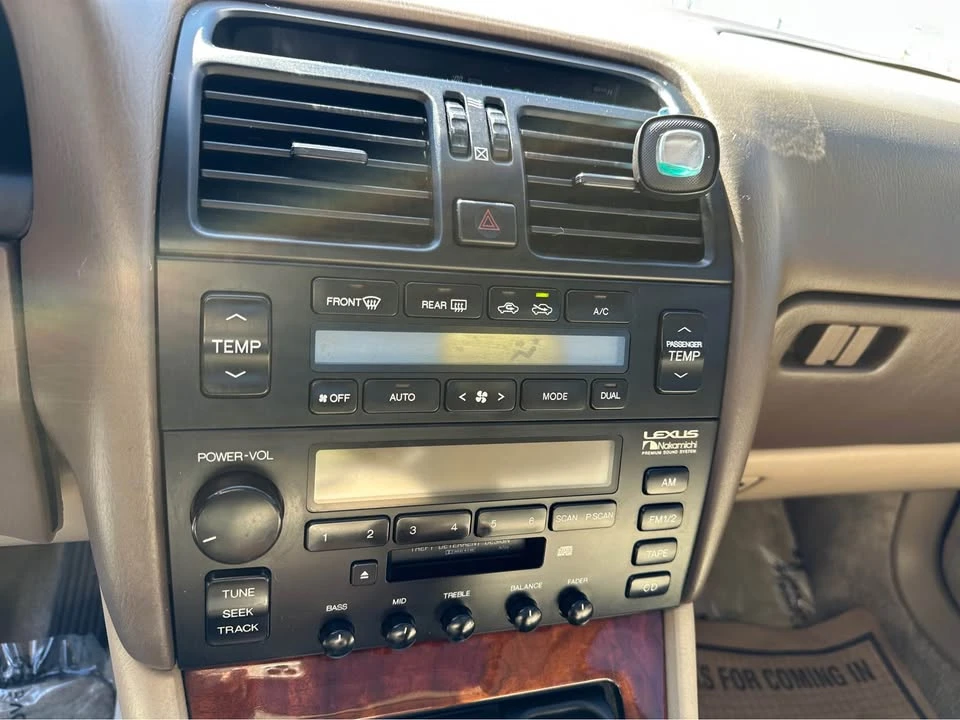 1997 Lexus LS 2nd Gen - Image 9 of 10