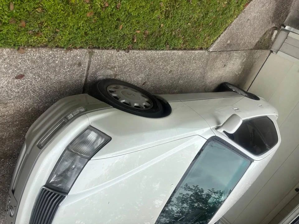 1997 Lexus LS 2nd Gen - Image 3 of 10