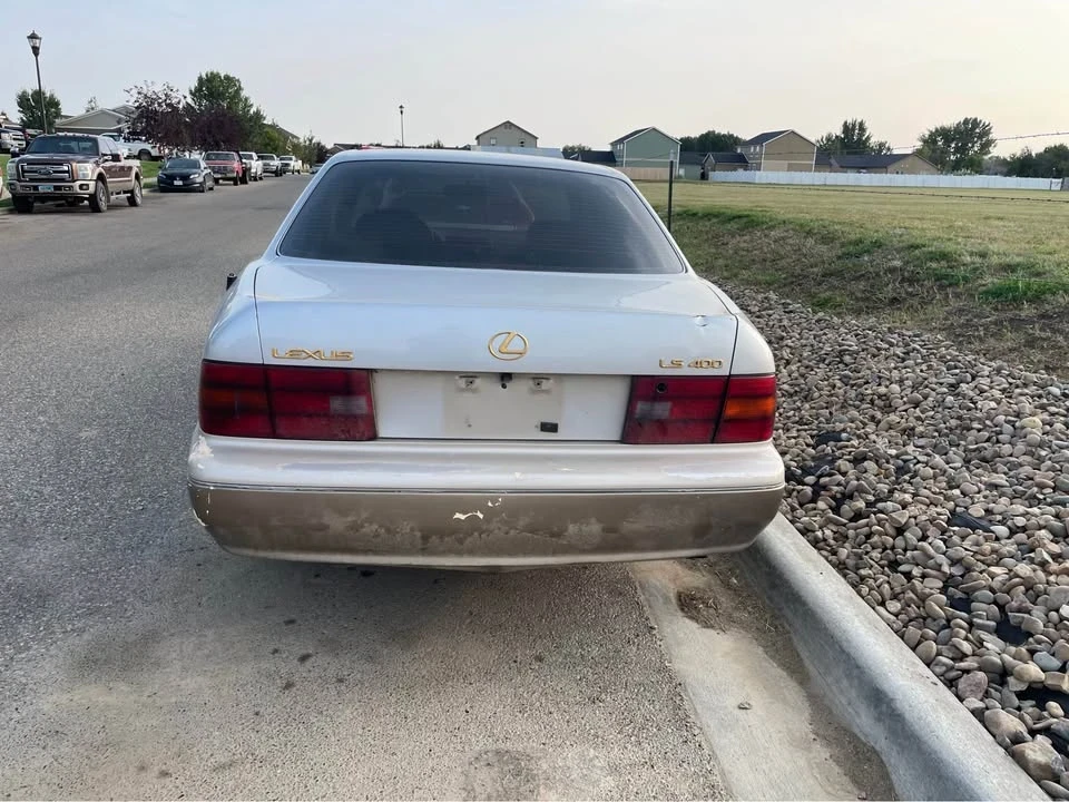 1997 Lexus LS 2nd Gen - Image 5 of 12