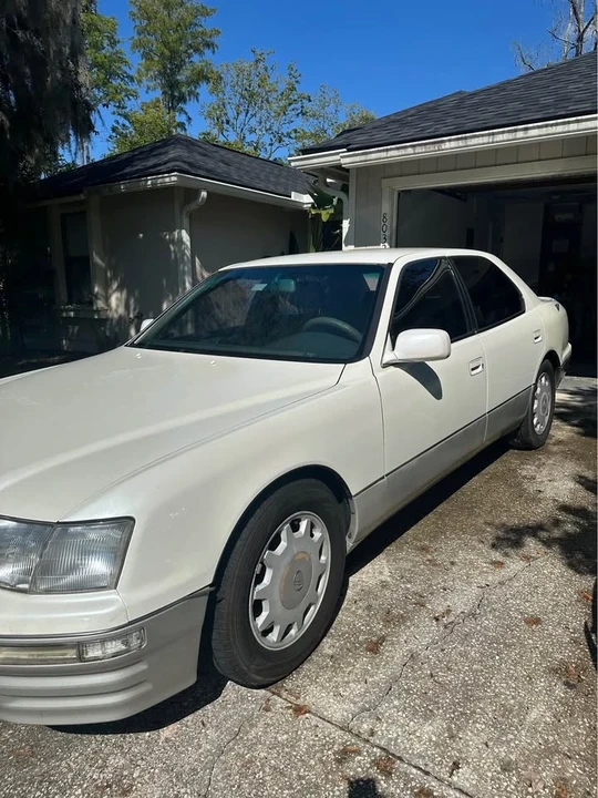 1997 Lexus LS 2nd Gen - Image 8 of 10
