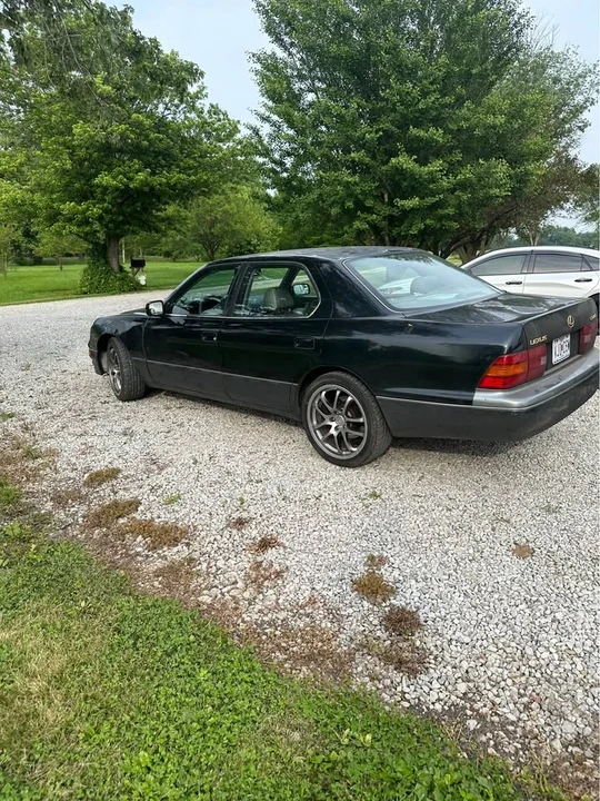 1997 Lexus LS 2nd Gen - Image 4 of 4