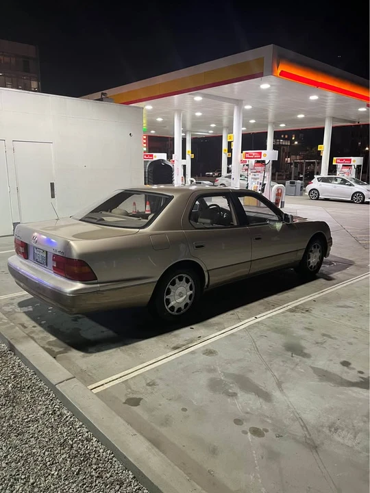 1997 Lexus LS 2nd Gen - Image 5 of 12