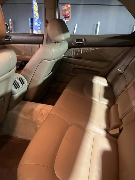 1997 Lexus LS 2nd Gen - Image 11 of 12