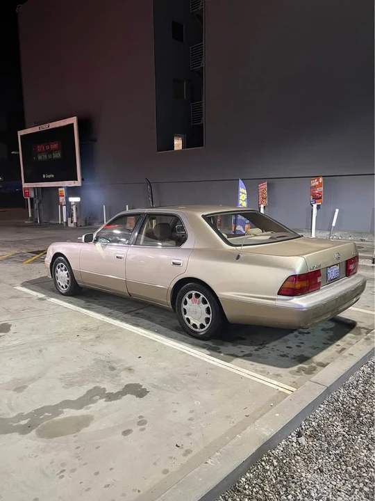 1997 Lexus LS 2nd Gen - Image 4 of 12