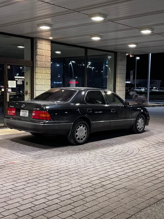 1997 Lexus LS 3rd Gen - Image 3 of 5