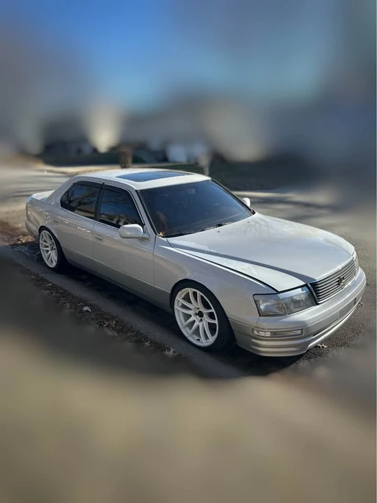 1997 Lexus LS 2nd Gen - Image 2 of 4