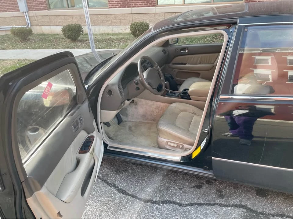 1997 Lexus LS 2nd Gen - Image 4 of 7