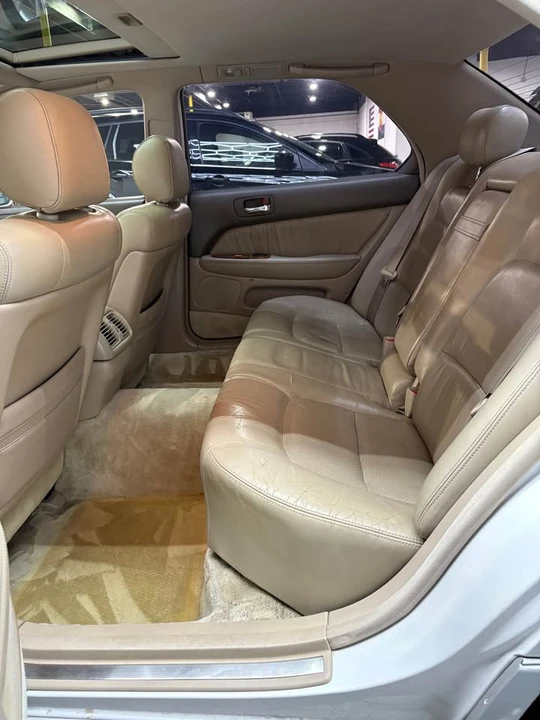 1997 Lexus LS 2nd Gen - Image 13 of 20