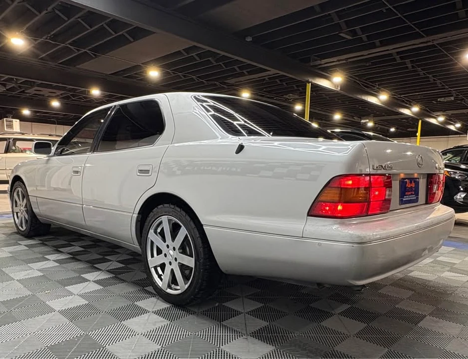 1997 Lexus LS 2nd Gen - Image 9 of 20