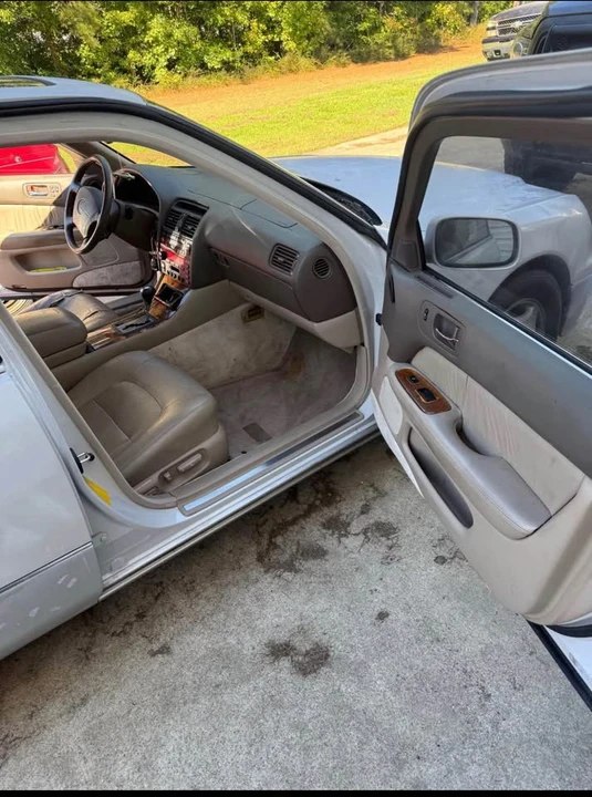 1997 Lexus LS 2nd Gen - Image 7 of 12