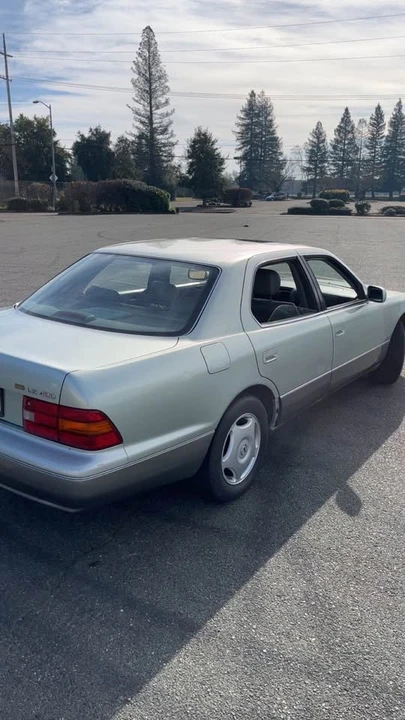 1997 Lexus LS 2nd Gen - Image 3 of 10