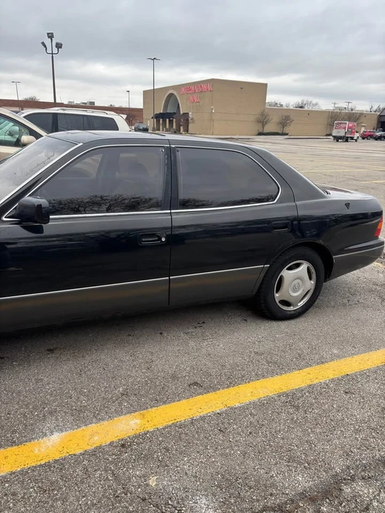 1997 Lexus LS 2nd Gen - Image 4 of 9