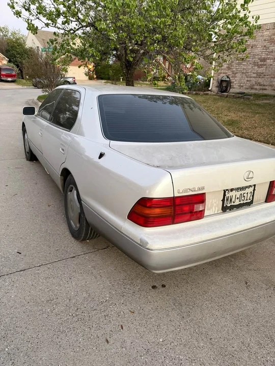 1997 Lexus LS 2nd Gen - Image 2 of 8