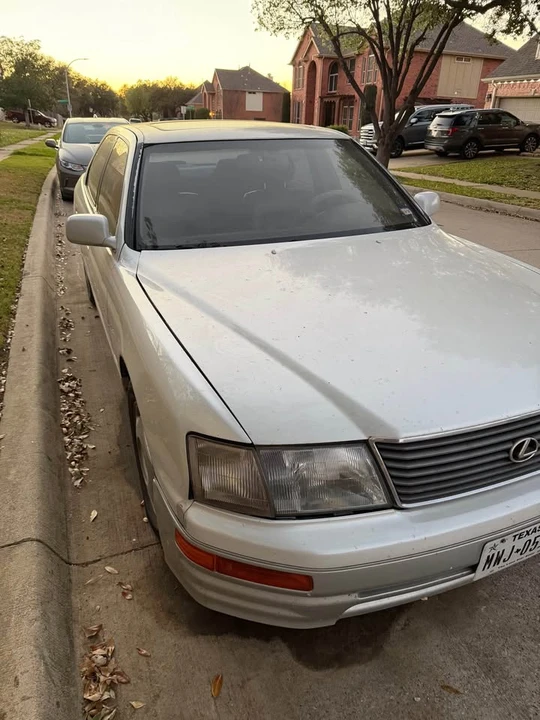 1997 Lexus LS 2nd Gen - Image 4 of 8