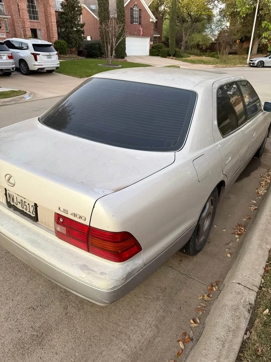 1997 Lexus LS 2nd Gen - Image 3 of 8